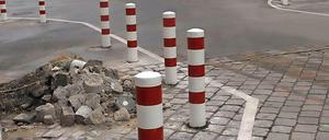Für den Anfang wurden in der Bergmannstraße Poller installiert, um die Kreuzungen von Falschparkern freizuhalten.