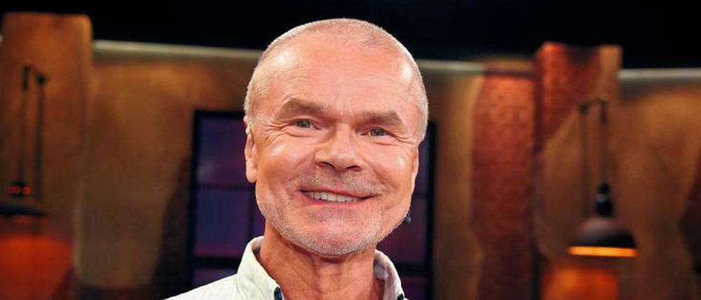 Klare Meinung. Jürgen Domian feiert am Freitag mit „Domian live“ (WDR, 23 Uhr 30) sein TV-Comeback. Bekannt wurde der 61-jährige Journalist und Moderator mit der nächtlichen Telefon-Talksendung „Domian“, die von 1995 bis 2016 im WDR ausgestrahlt wurde.
