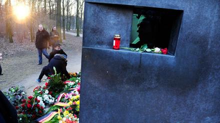 Das Denkmal für die in der NS-Zeit verfolgten Homosexuellen im Berliner Tiergarten.