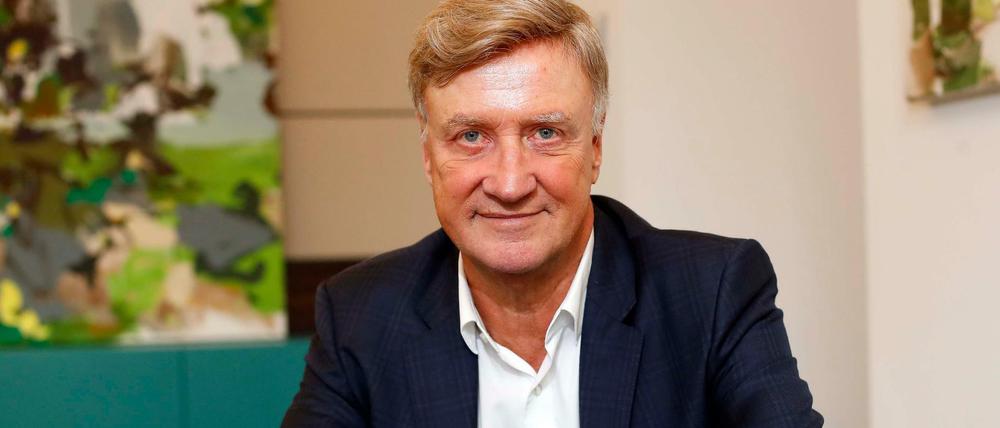 Ole von Beust, der ehemalige Hamburger Politiker in seinem Buero in Berlin.