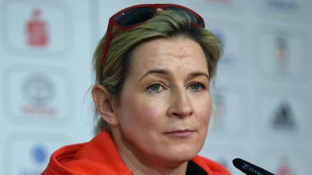 Nicht gut. Claudia Pechstein hat mal wieder ein Problem - diesmal mit dem Bundestrainer.