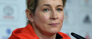 Nicht gut. Claudia Pechstein hat mal wieder ein Problem - diesmal mit dem Bundestrainer.