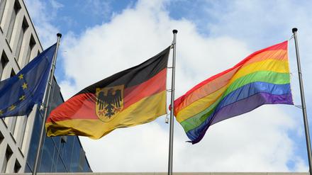 Kommt das Merkmal "sexuelle Identität" ins Grundgesetz?