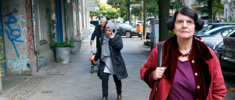Sammeln und schreiben. Regina Scheer stöbert gern durch Überbleibsel aus Wohnungsauflösungen.