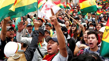 Die Proteste gegen Evo Morales wie hier in La Paz reißen nicht ab.