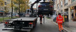 Die Polizei räumte am Montag die Busspur auf der Hauptstraße frei.