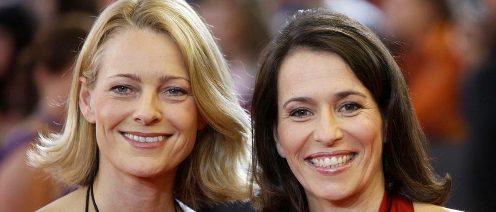 Die TV-Moderatorin Anne Will (rechts) und die Kommunikationswissenschaftlerin Miriam Meckel haben ihre Partnerschaft beendet. 
