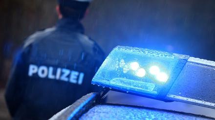 In Neukölln ist ein 29-Jähriger schwer verletzt worden. Laut der Berliner Polizei befinde er sich inzwischen außer Lebensgefahr. 