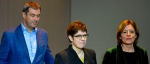 Geschafft. Markus Söder (CSU), Annegret Kramp-Karrenbauer (CDU) und Malu Dreyer (SPD) am Sonntag im Bundeskanzleramt. 