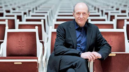 Dirigent Iván Fischer im Saal des Konzerthauses.