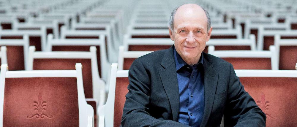 Dirigent Iván Fischer im Saal des Konzerthauses.