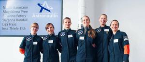 Von den Finalistinnen 2017 sind noch zwei im Rennen um den Flug ins All: Suzanna Randall (Zweite von links) und Insa Thiele-Eich (ganz links). 