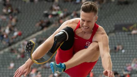 Markus Rehm bei den Deutschen Meisterschaften im Olympiastadion. 