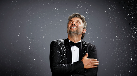 Schnee und Lametta. Star-Tenor Jonas Kaufmann.
