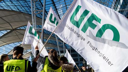 Flugbegleiter der UFO hatten sich zu Kundgebungen getroffen.