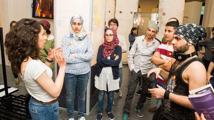 Geflüchtete als Guides. „Multaka“ bietet Museumsführungen auf Arabisch.