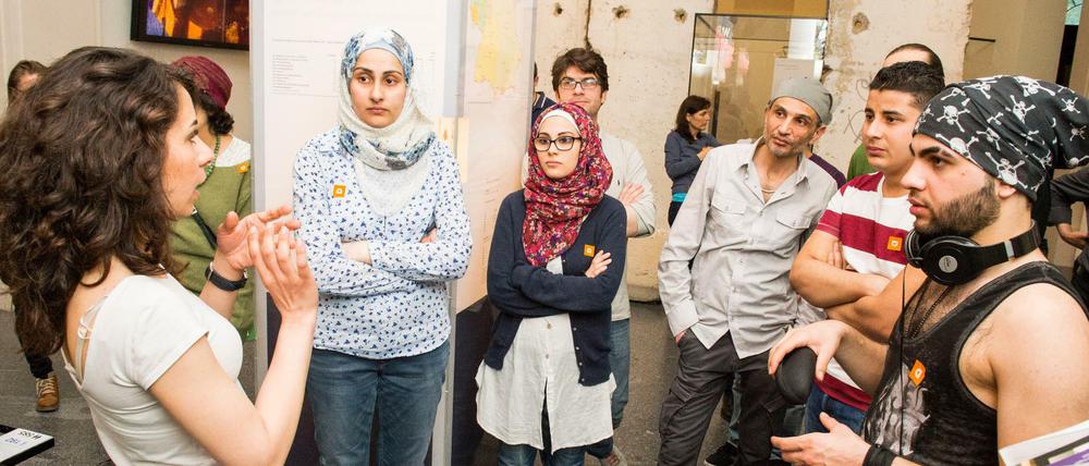 Geflüchtete als Guides. „Multaka“ bietet Museumsführungen auf Arabisch.