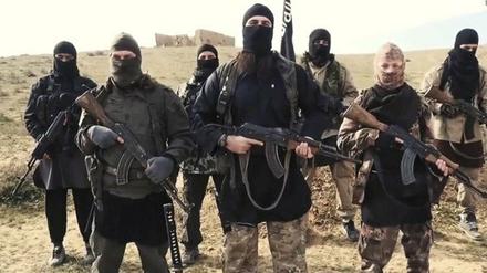 Keiner will sie haben, auch wenn sie deutsche Staatsbürger sind: IS-Kämpfer auf einem Propagandafoto.