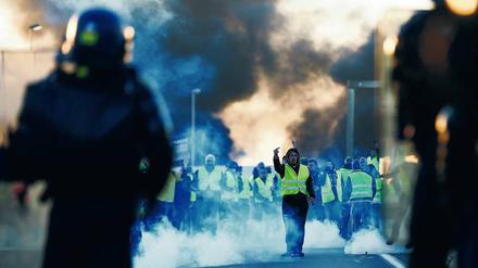 Konfrontation. Demonstrierende und Polizei liefern sich Straßenschlachten wie hier im nordfranzösischen Caen.