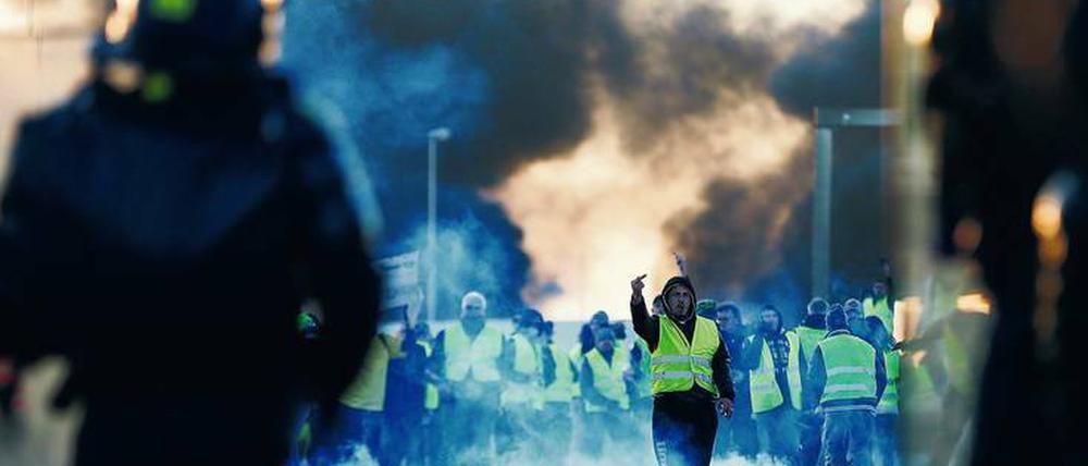 Konfrontation. Demonstrierende und Polizei liefern sich Straßenschlachten wie hier im nordfranzösischen Caen.