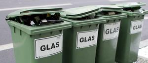 Das war einmal: Außerhalb des Berliner S-Bahn-Rings werden die Altglastonnen abgeräumt.