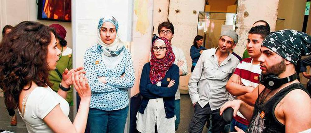 Geflüchtete als Guides. Das Berliner Projekt „Multaka“ (arabisch für „Treffpunkt“) bietet Museumsführungen auf Arabisch. Das ist nur eines von vielen Beispielen, wie Kultureinrichtungen der diversen Stadtgesellschaft gerecht werden können.