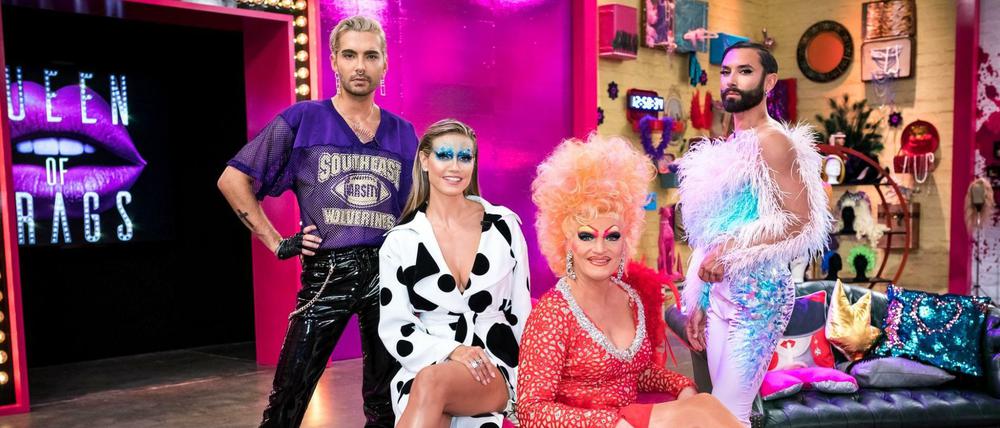 Wählen die „Queen of Drags“: Olivia Jones (vorne) und ihre Mitjuroren Bill Kaulitz (v.l.n.r.), Heidi Klum und Conchita Wurst.