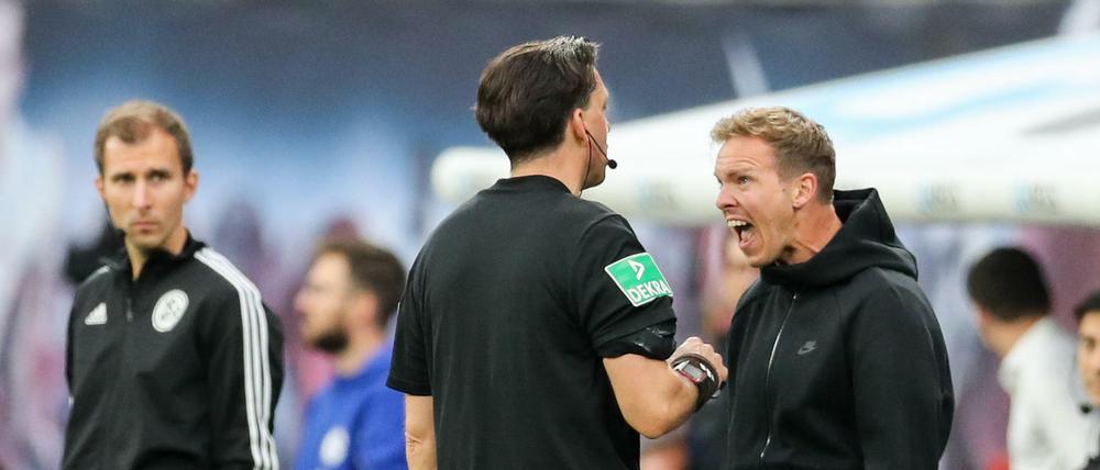 Wie war das mit der Vorbildfunktion? In der Bundesliga ist der Umgangston oft rau - wie hier bei Leipzigs Trainer Julian Nagelsmann.