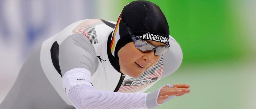 Forciert das Tempo. Claudia Pechstein kämpft um Akzeptanz im deutschen Eisschnelllauf.