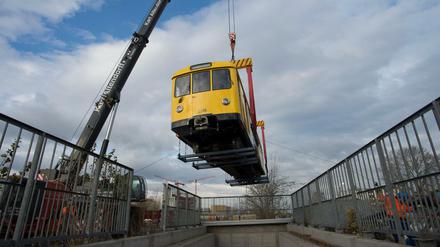 Am Haken. Die Anschaffung neuer U-Bahn-Züge hat sich bereits verzögert. Nun könnte es nochmals länger dauern.