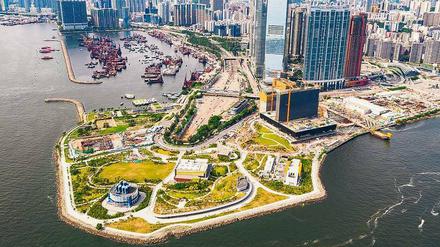 Kunstinsel. Der West Kowloon Cultural Distric mit dem Museumsneubau von Herzog &amp; de Meuron (rechts).
