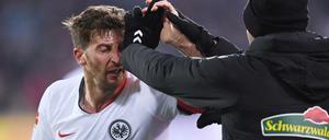 Für David Abraham ist nach seiner Attacke die Bundesliga-Hinrunde gelaufen. 