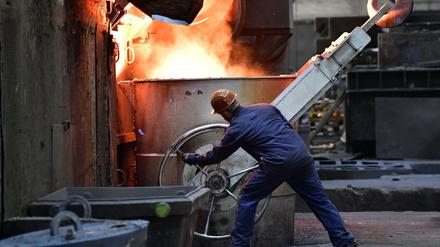 Auch in der Industrie schwächt sich die Krise ab.