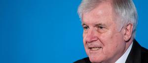 Innenminister Horst Seehofer (CSU). Der "Clanchef" ist für ihn Chefsache.
