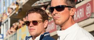 Hitzkopf Ken Miles (Christian Bale, rechts) lässt sich von Kumpel Carroll Shelby (Matt Damon) ein Siegerauto entwickeln.