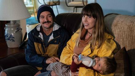 Die Seglerfamilie Riley Whitelum (l), Elayna Carausu (r) und ihr Baby Lenny.