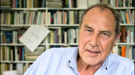 Aufmerksam. Der Schriftsteller und Dichter Michael Krüger.
