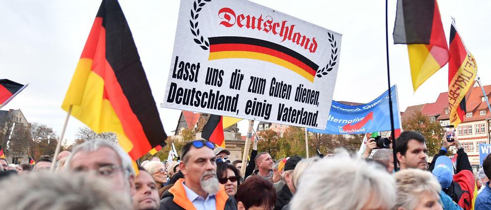Die rechten Einstellungen sind beunruhigend, aber ein Ruck sind sie nicht, sagt der Soziologe Floris Biskamp.
