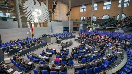 Viele Bürger haben ein falsches Bild vom Politikeralltag.