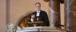 Christian Stäblein beim Festgottesdienst in der Berliner Marienkirche.