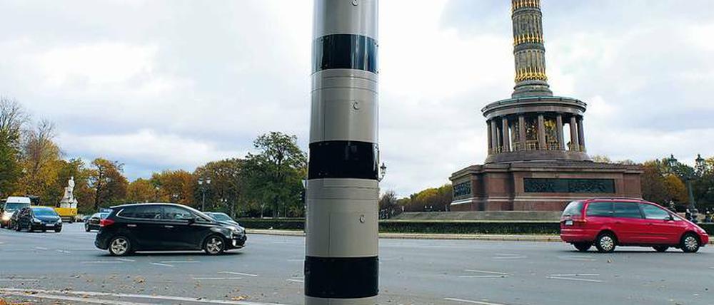 Der Blitzer am Großen Stern registrierte im ersten Halbjahr 3430 Rotfahrer und 224 Raser.