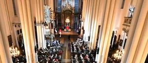 Volles Haus in der evangelischen Marienkirche in Berlin-Mitte. So sieht es in den Gotteshäusern der Region inzwischen nur zu besonders feierlichen Anlässen aus.