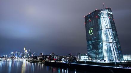 Die Europäische Zentralbank (EZB) hält die niedrigen Zinsen für ein Risiko.