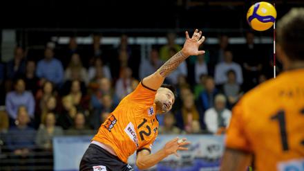 Alles auf Samuel Tuia. Die BR Volleys haben den Halbfinal-Einzug auch ihm zu verdanken.