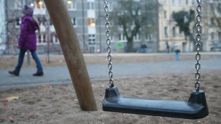 Pädophile Männer hatten über Jahre hinweg mit Hilfe von Berliner Jugendämtern Pflegekinder bekommen. 