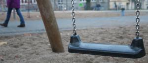 Pädophile Männer hatten über Jahre hinweg mit Hilfe von Berliner Jugendämtern Pflegekinder bekommen.