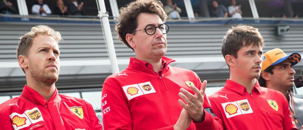 Wer wird die Nummer eins? Ferrari-Teamchef Binotto (M.) muss sich zwischen Vettel und Leclerc entscheiden.