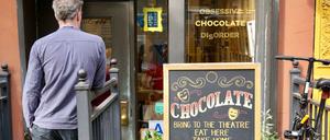 Sebastian Brecht steht vor seinem Laden «Obessive Chocolate Disorder» im New Yorker East Village.
