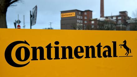 Das Logo der Continental AG vor der Hauptverwaltung in Hannover.