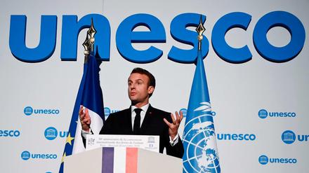 Frankreichs Präsident spricht bei der Unesco-Generalkonferenz.